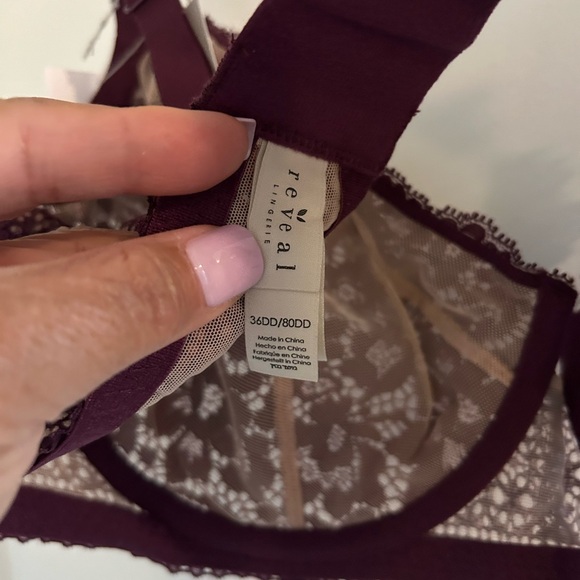 REVEAL LINGERIE • Burgundy & Cream Laced Bra • 36DD • - Picture 3 of 9